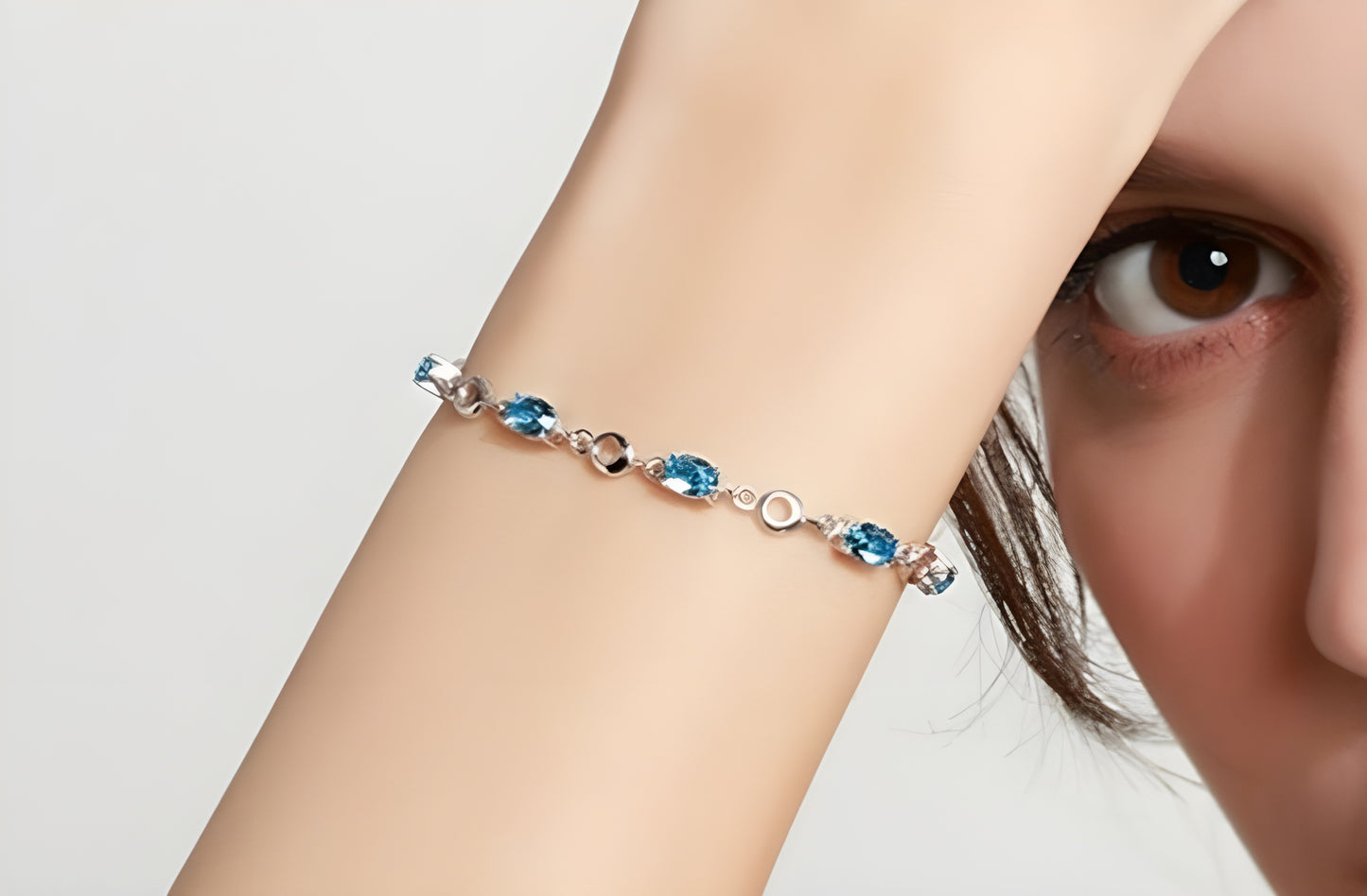 Hellblaues Topas-Armband