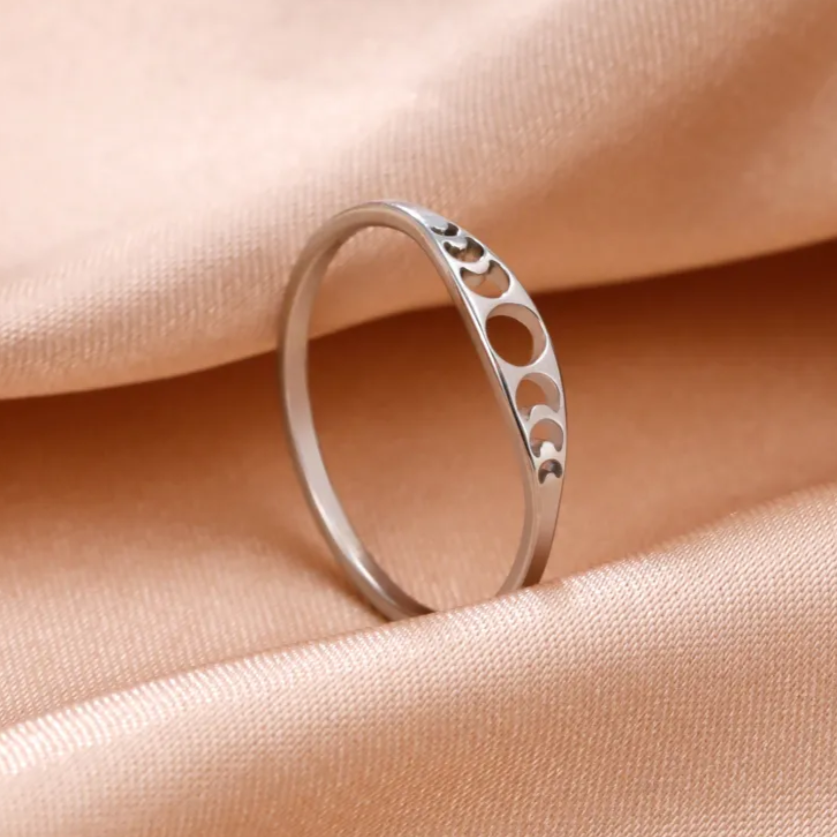 Feyre's Dainty Tattoo Ring